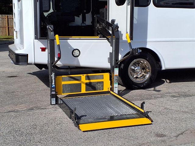 2019 Ford E-Series Cutaway 15 Passenger Shuttle Bus w/Wheelchair - 22942915 - 12