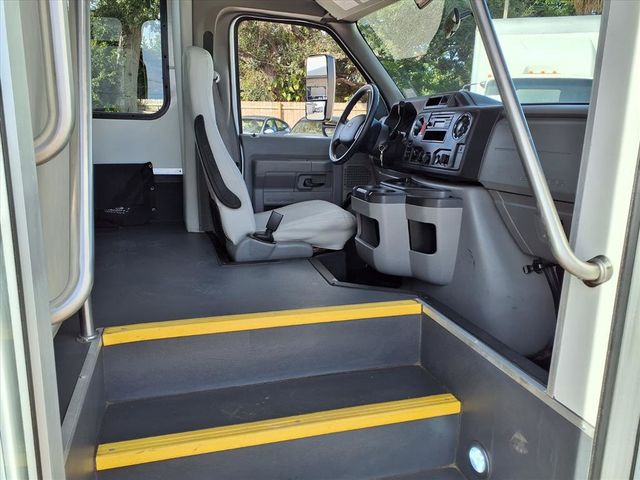 2019 Ford E-Series Cutaway 15 Passenger Shuttle Bus w/Wheelchair - 22942915 - 13