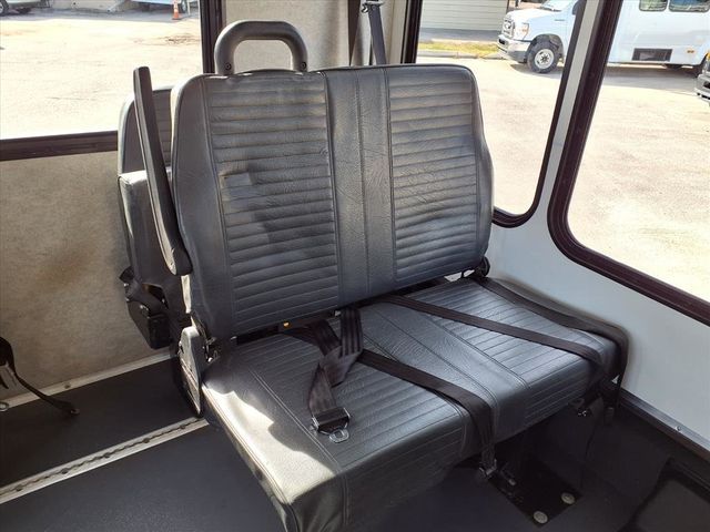 2019 Ford E-Series Cutaway 15 Passenger Shuttle Bus w/Wheelchair - 22942915 - 17