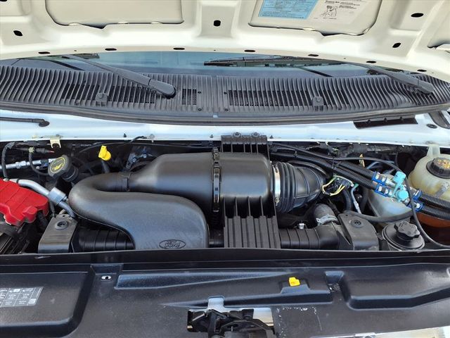 2019 Ford E-Series Cutaway 15 Passenger Shuttle Bus w/Wheelchair - 22942915 - 28