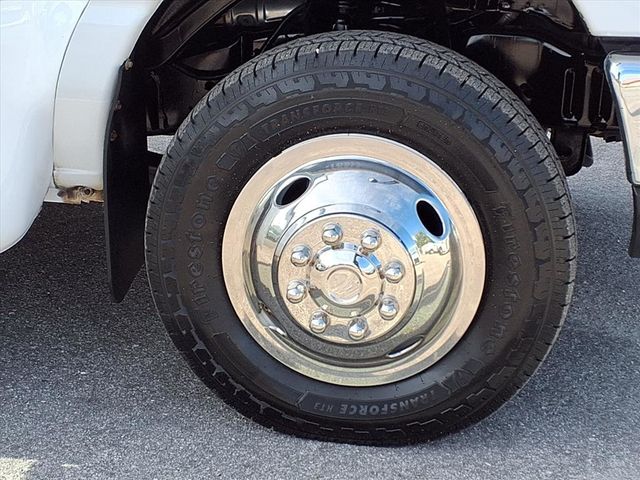 2019 Ford E-Series Cutaway 15 Passenger Shuttle Bus w/Wheelchair - 22942915 - 34