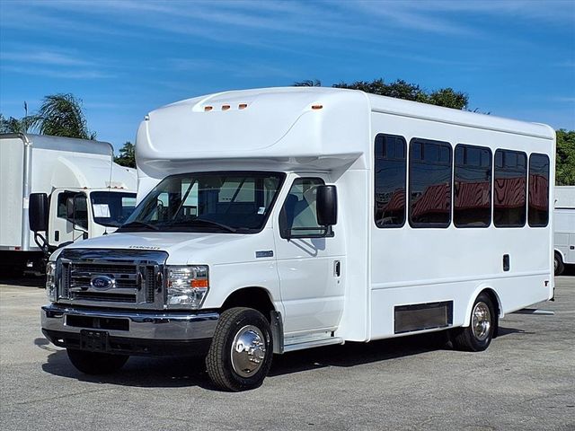 2019 Ford E-Series Cutaway 15 Passenger Shuttle Bus w/Wheelchair - 22942915 - 6