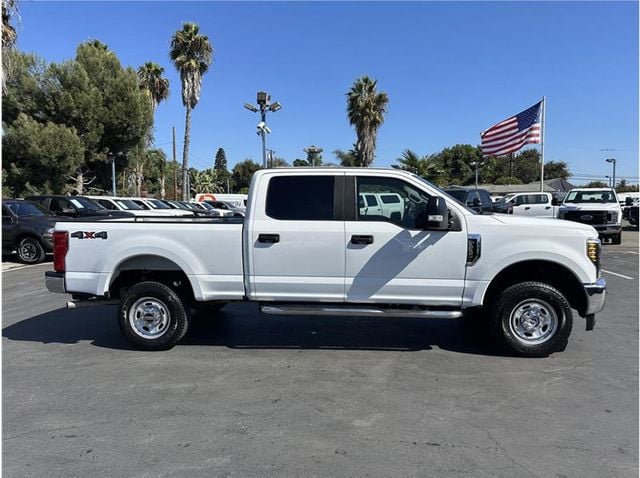 2019 Ford F250 Super Duty Crew Cab XL 4X4 6.2L GAS 1OWNER SUPER CLEAN - 22632655 - 3