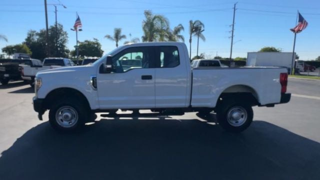 2019 Ford F250 Super Duty Super Cab XL 4X4 6.2L GAS CLEAN - 22552656 - 4