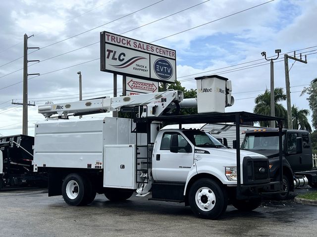 2019 Ford F750 w/ Altec LR7 56, 56 ft  Forestry Bucket - 23065766 - 9