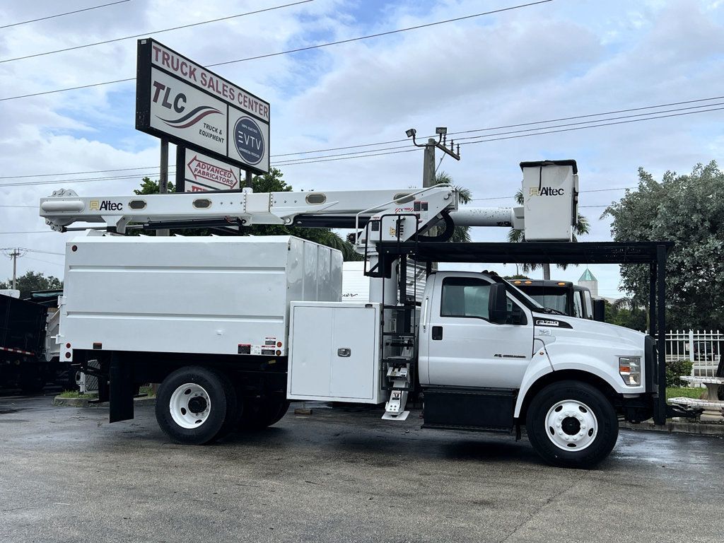 2019 Ford F750 w/ Altec LR7 56, 56 ft  Forestry Bucket - 23065766 - 10