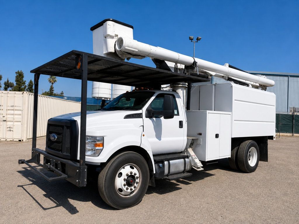2019 Ford F750 w/ Altec LR7 56, 56 ft  Forestry Bucket - 23065766 - 1