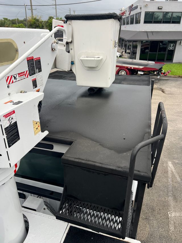 2019 Ford F750 w/ Altec LR7 56, 56 ft  Forestry Bucket - 23065766 - 34