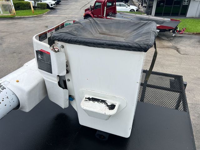 2019 Ford F750 w/ Altec LR7 56, 56 ft  Forestry Bucket - 23065766 - 36