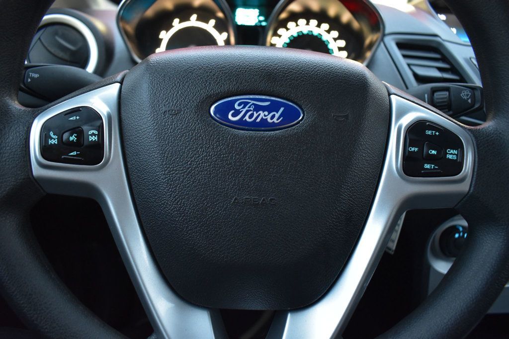 2019 Ford Fiesta SE Sedan - 22947182 - 24
