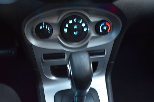 2019 Ford Fiesta SE Sedan - 22947182 - 37