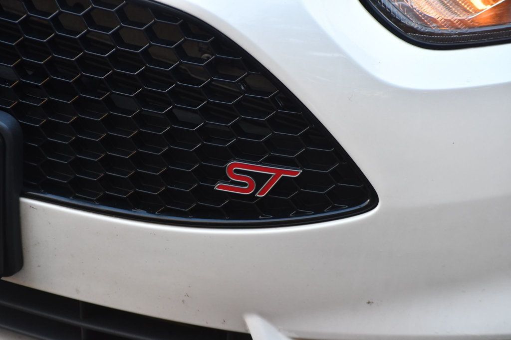 2019 Ford Fiesta ST photo 2