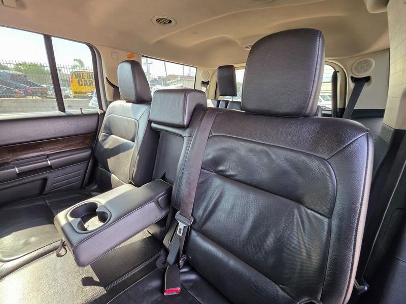 2019 Ford Flex Limited FWD - 22940244 - 19