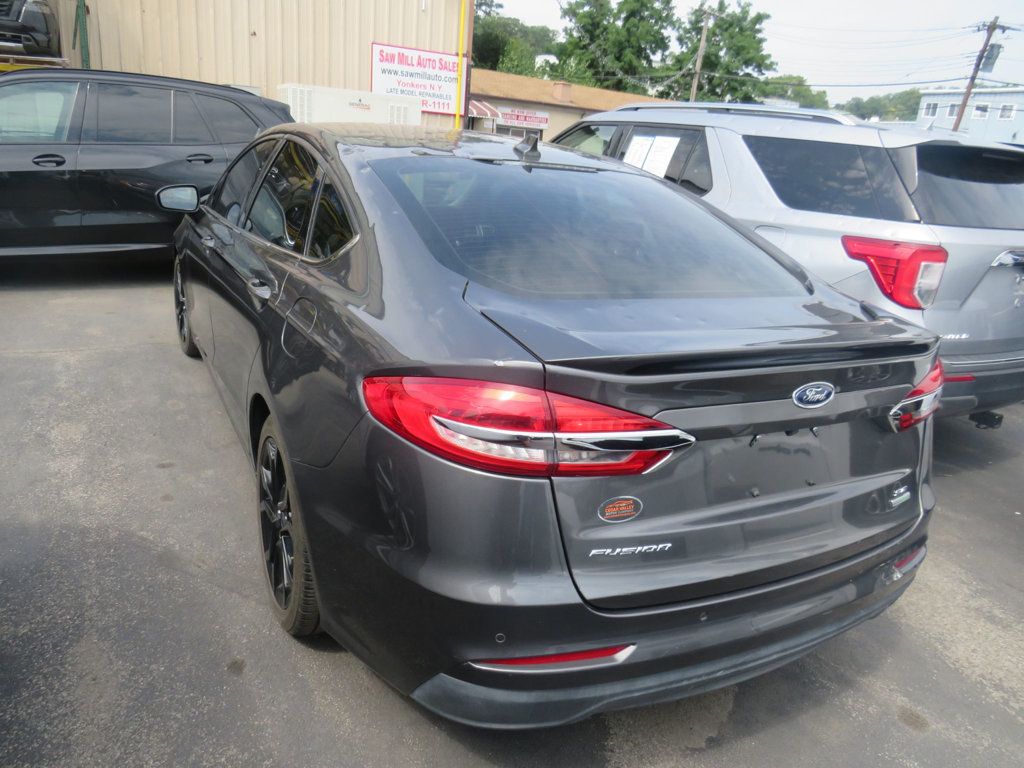 Ford Fusion photo 4