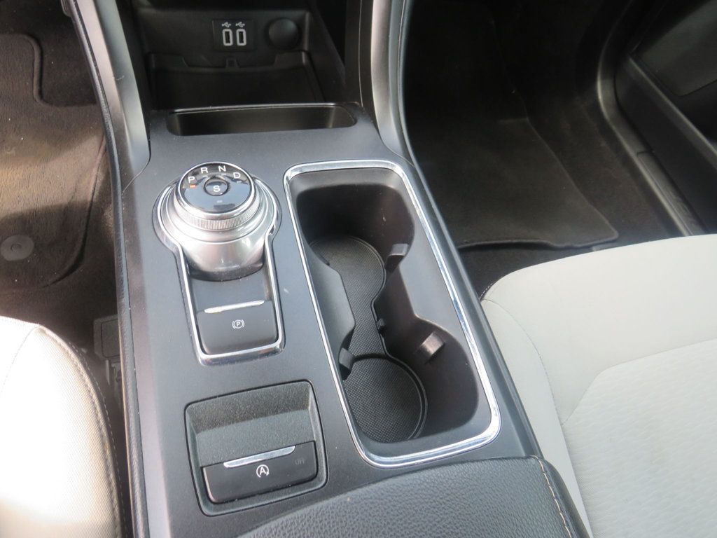 Ford Fusion photo 7