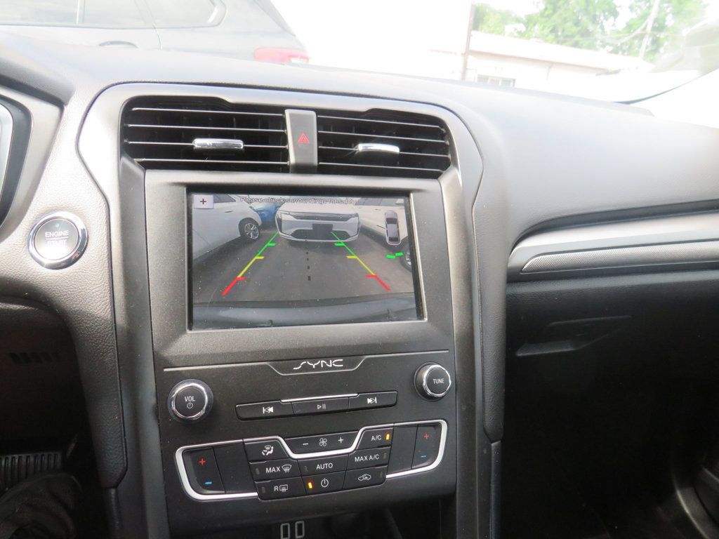 Ford Fusion photo 8