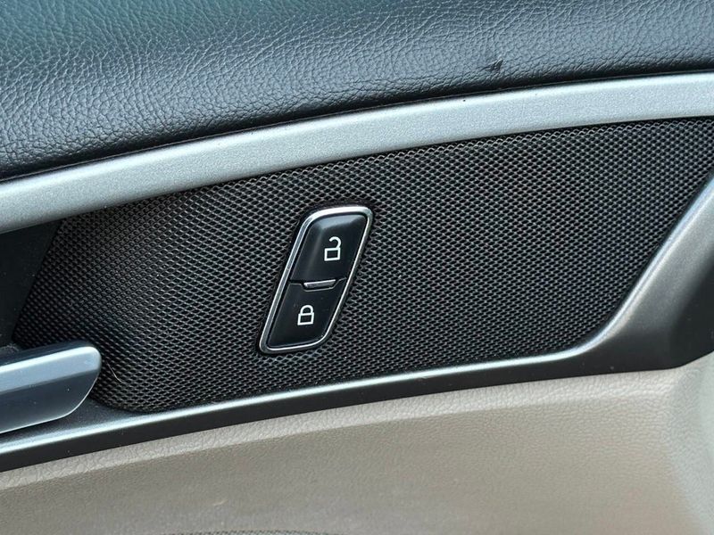 2019 Ford Fusion SE FWD - 22919550 - 11
