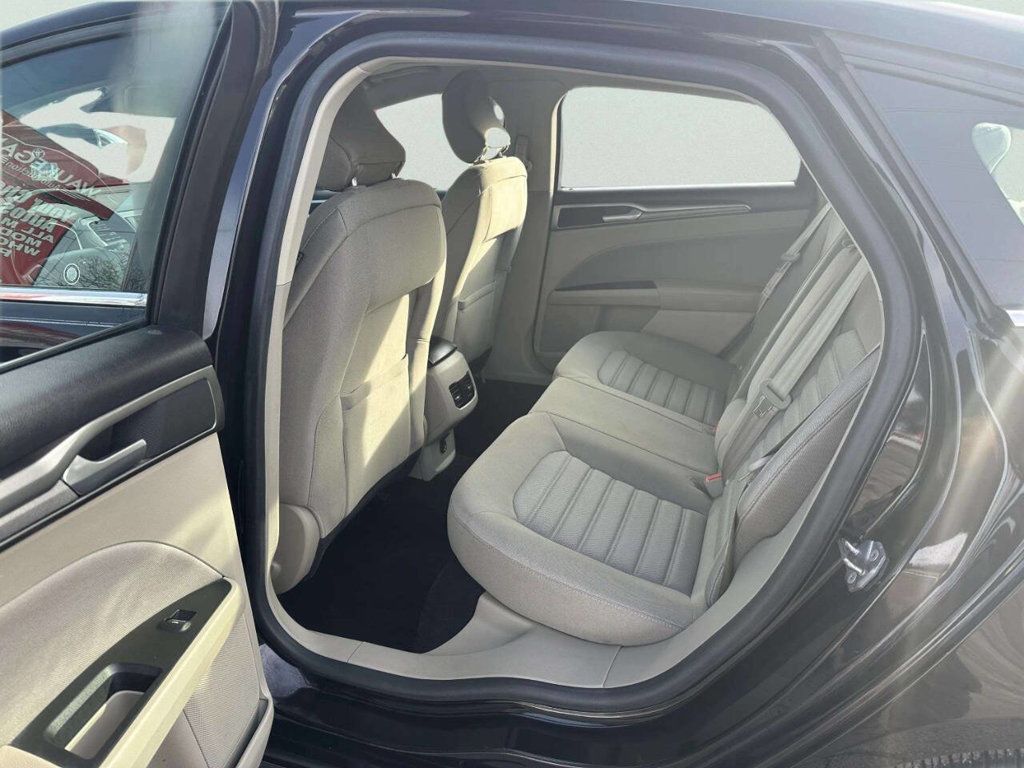 2019 Ford Fusion SE FWD - 22958717 - 9