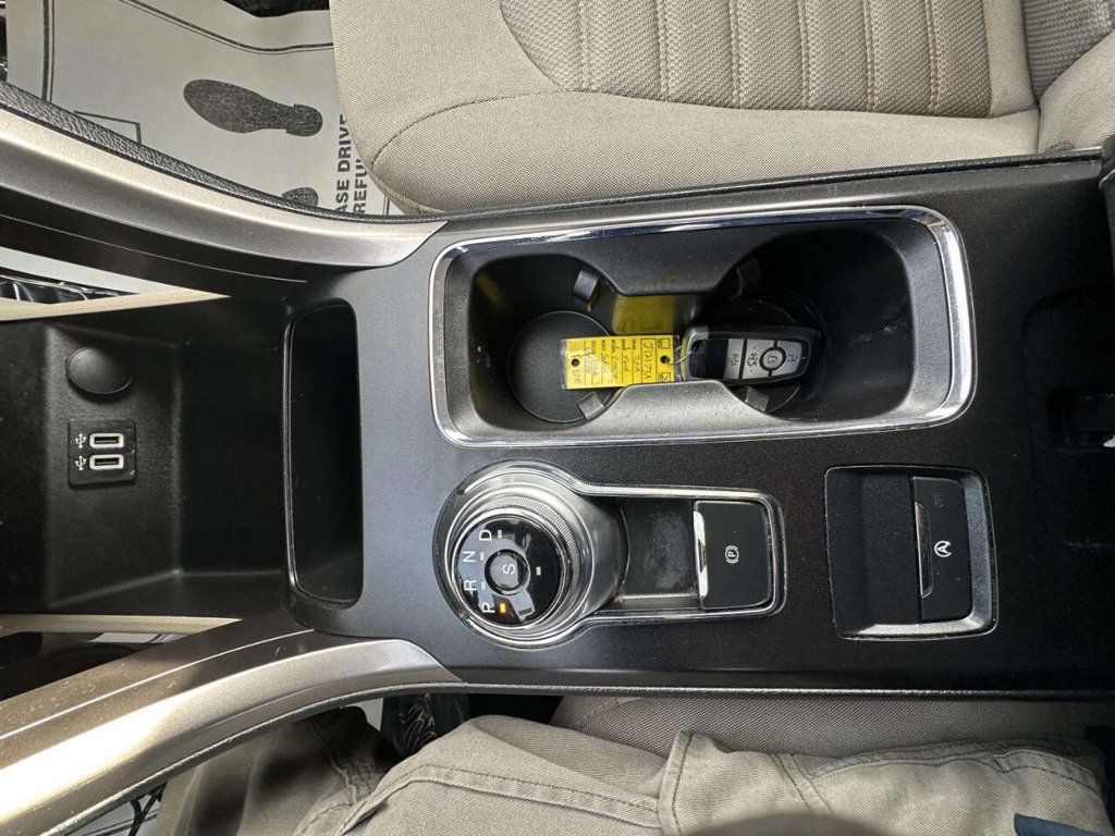 2019 Ford Fusion SE FWD - 22958717 - 19
