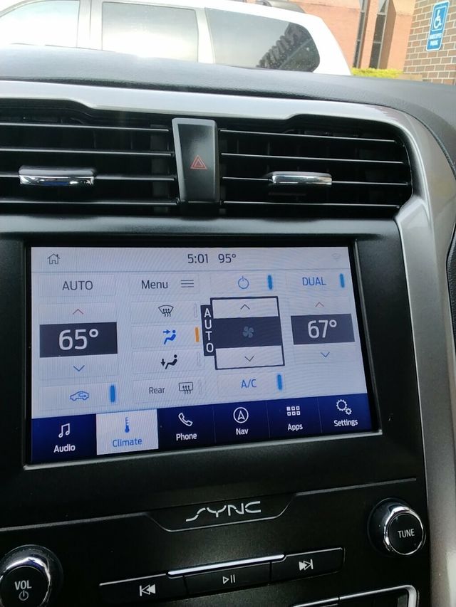 2019 Ford Fusion Hybrid SE FWD - 23046251 - 15