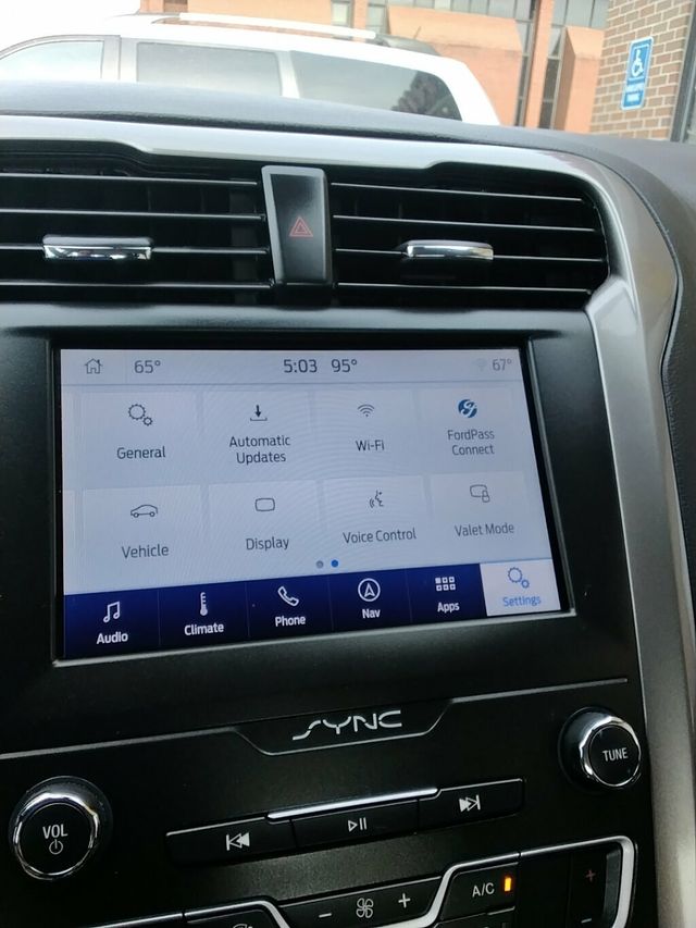 2019 Ford Fusion Hybrid SE FWD - 23046251 - 20