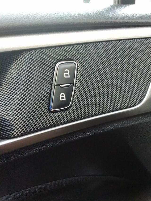 2019 Ford Fusion Hybrid SE FWD - 23046251 - 27