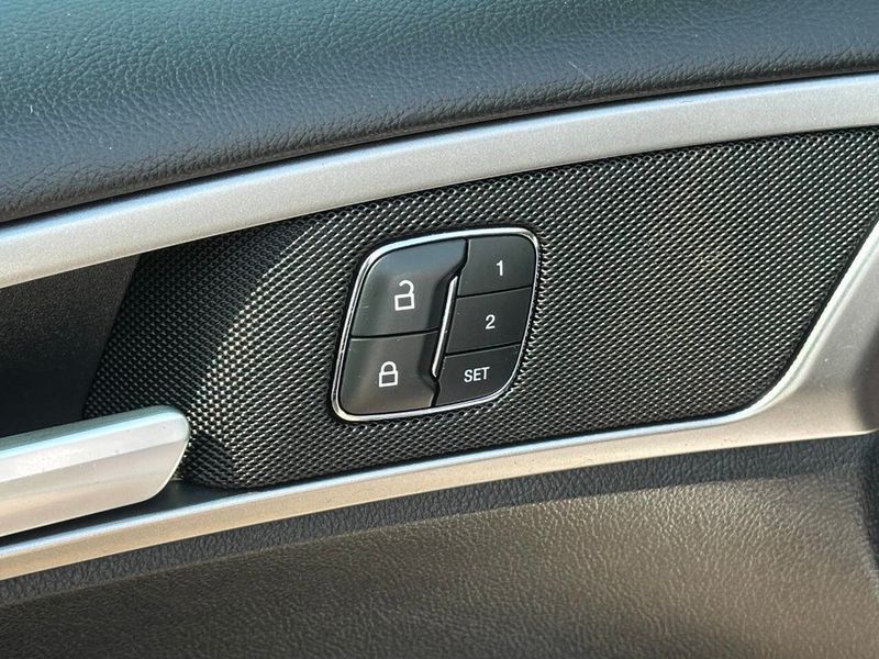 2019 Ford Fusion Hybrid SEL FWD - 22883874 - 11