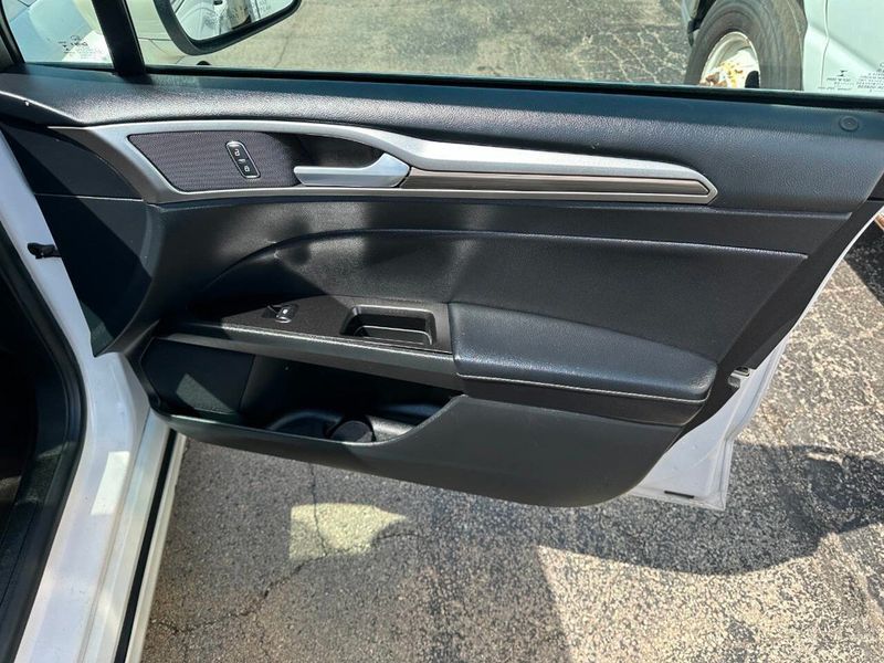 2019 Ford Fusion Hybrid SEL FWD - 22883874 - 21