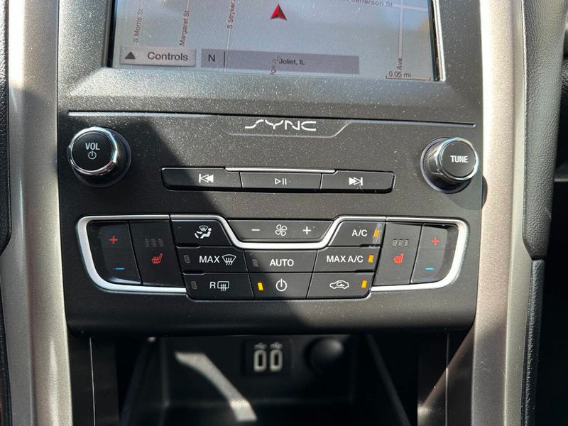 2019 Ford Fusion Hybrid SEL FWD - 22883874 - 39