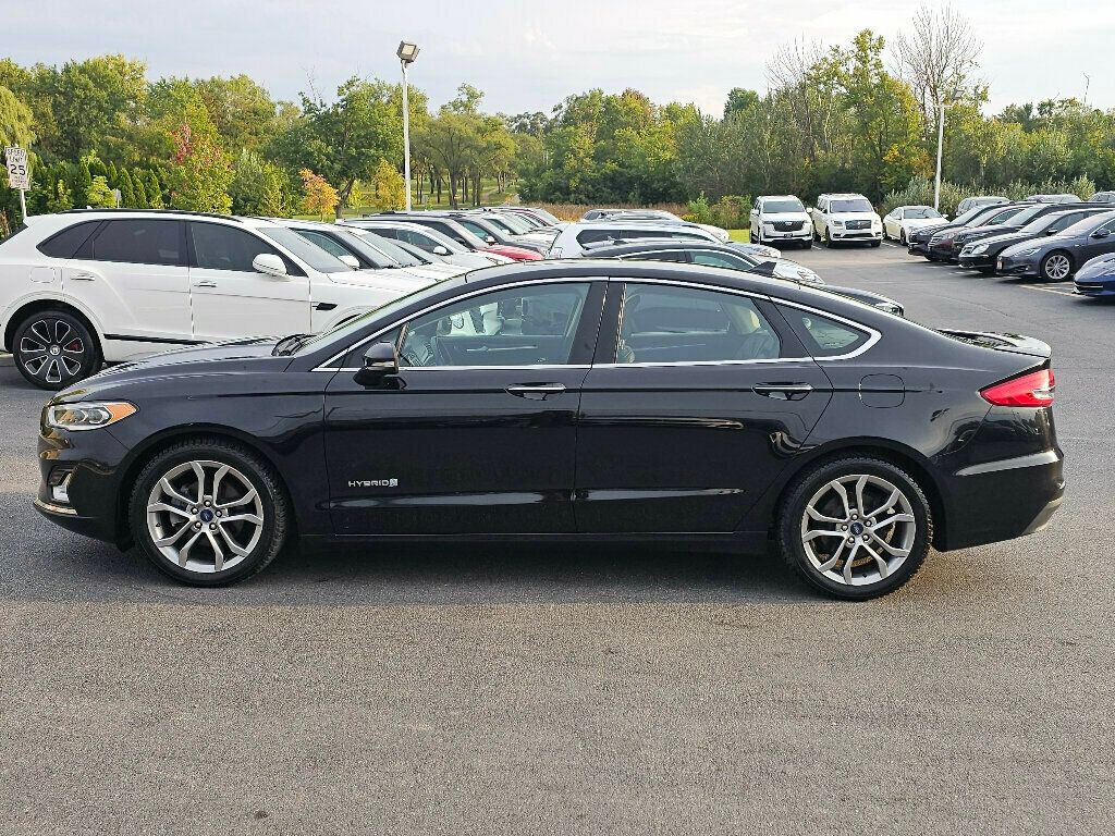 2019 Ford Fusion Hybrid Titanium photo 14