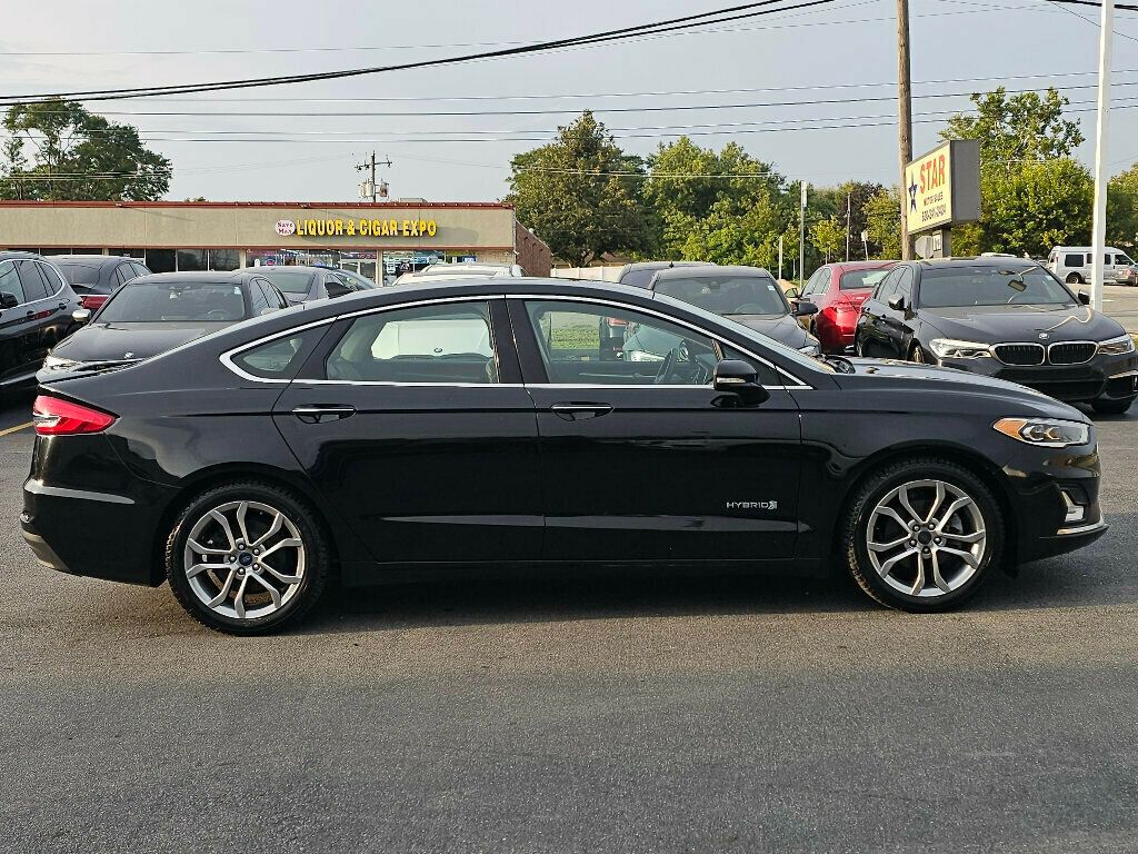 2019 Ford Fusion Hybrid Titanium photo 15