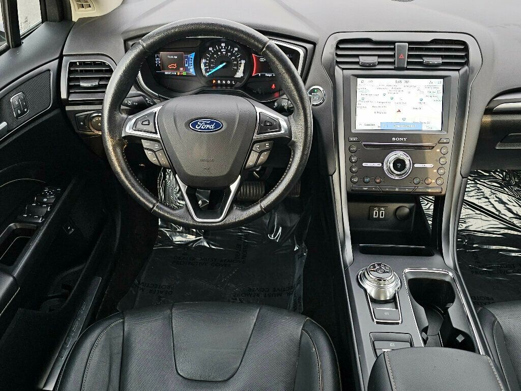 2019 Ford Fusion Hybrid Titanium photo 18