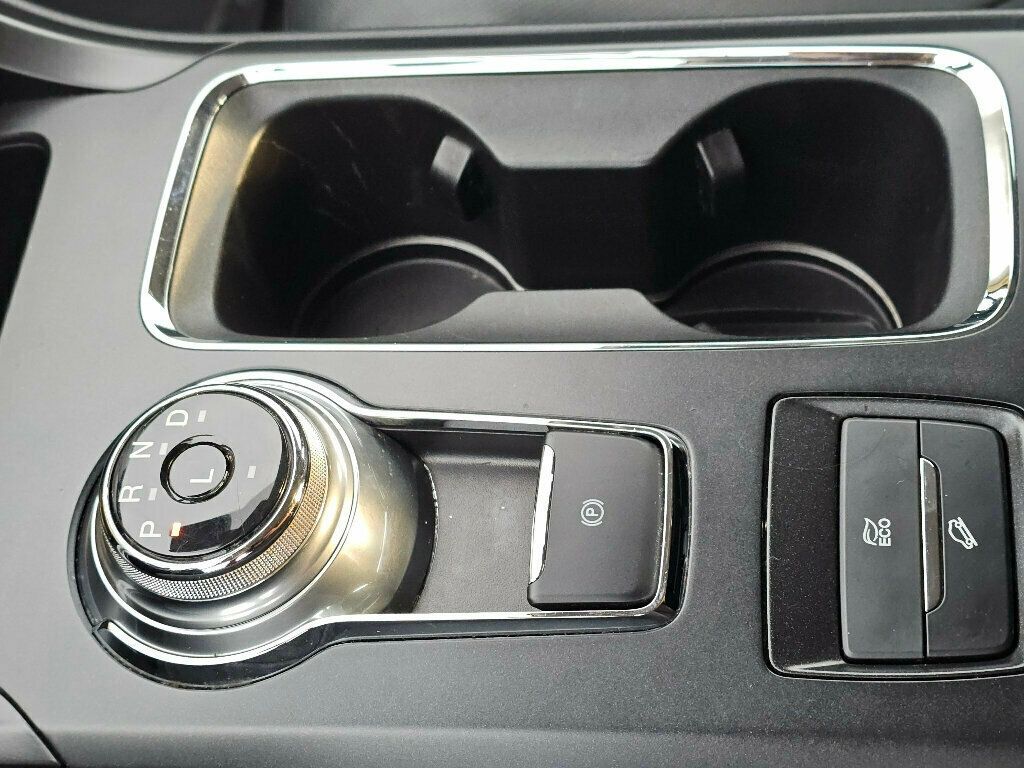 2019 Ford Fusion Hybrid Titanium photo 27