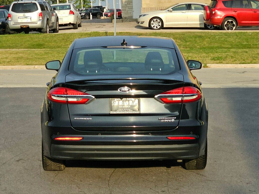 2019 Ford Fusion Hybrid Titanium photo 5