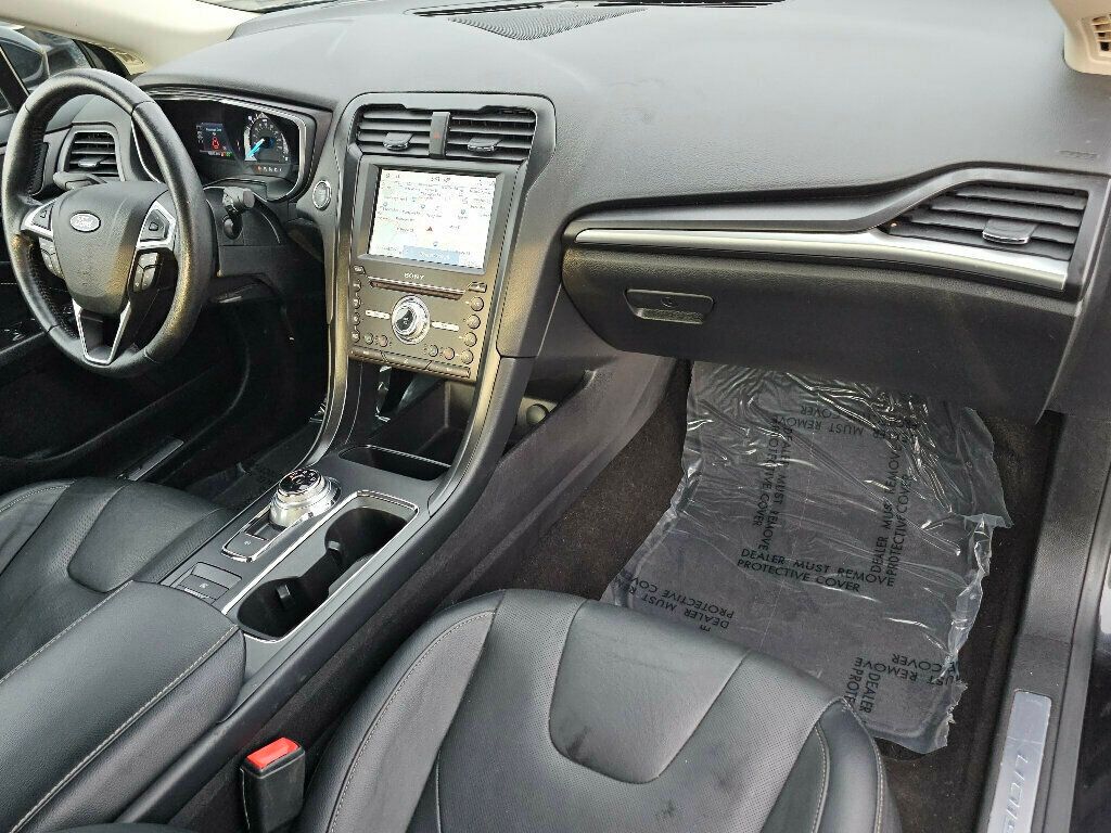2019 Ford Fusion Hybrid Titanium photo 8