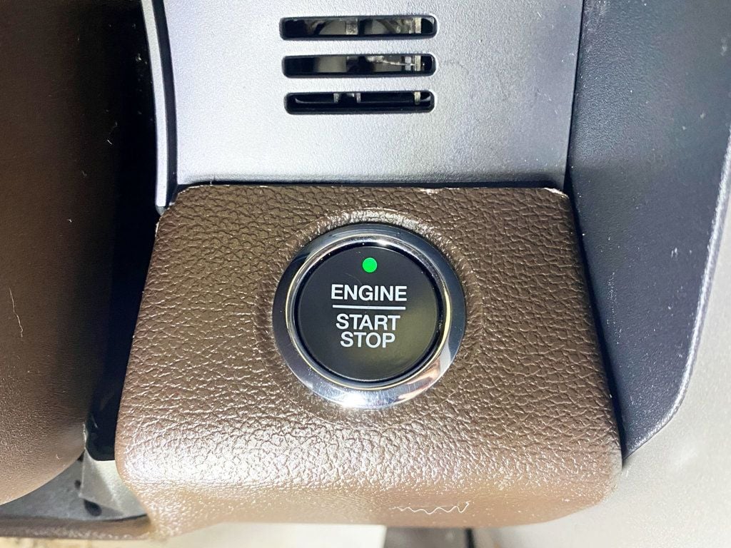 2019 Ford F-150 King Ranch 4WD SuperCrew 5.5' Box - 22915828 - 37