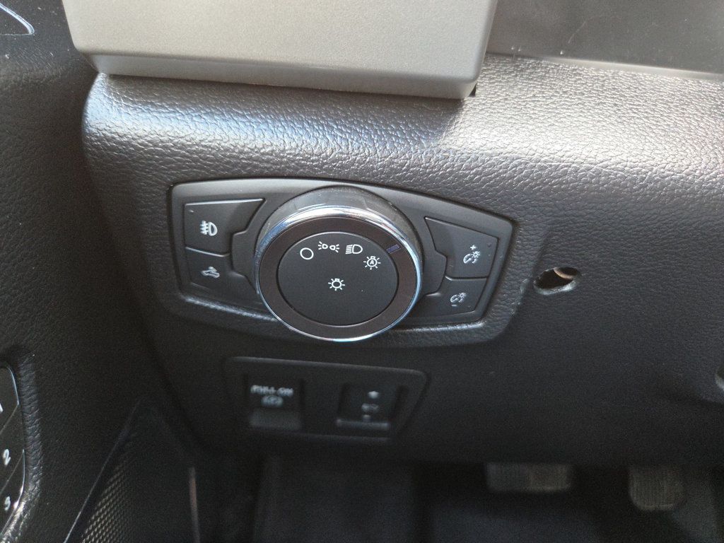 Ford F-150 photo 16