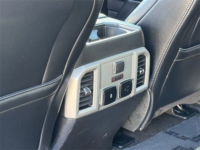 2019 Ford F-150 Lariat - 22667535 - 25