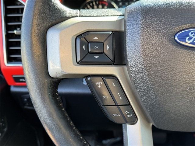 2019 Ford F-150 Lariat - 22667535 - 36