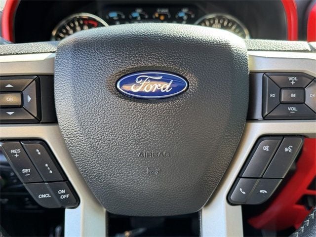 2019 Ford F-150 Lariat - 22667535 - 37