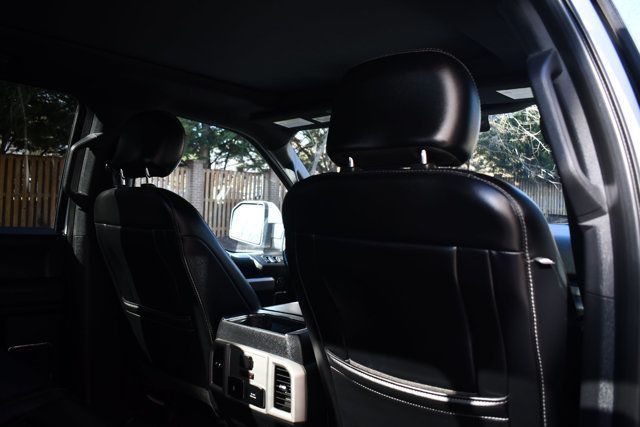 2019 Ford F-150 LARIAT 4WD SuperCrew 5.5' Box - 22958455 - 32