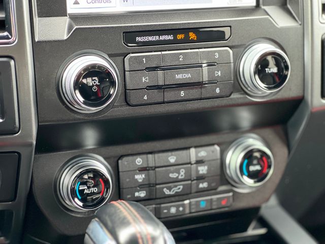 2019 Ford F-150 LARIAT 4WD SuperCrew 5.5' Box - 22850526 - 24