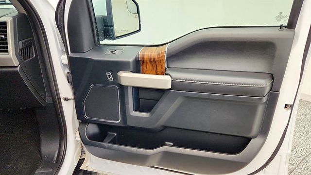 2019 Ford F-150 LARIAT 4WD SuperCrew 5.5' Box w/ Voice-Activated Navigation - 23008093 - 25