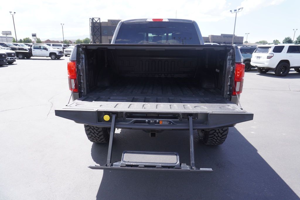 2019 Ford F-150 PLATINUM - 23050512 - 11