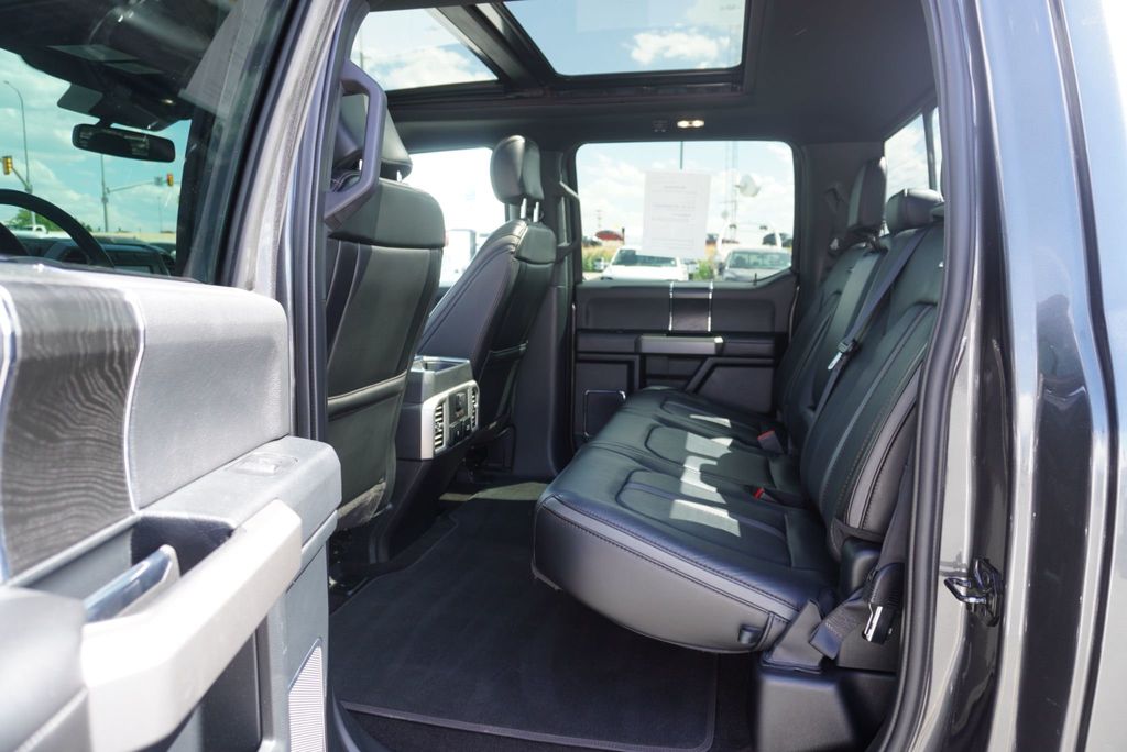 2019 Ford F-150 PLATINUM - 23050512 - 22