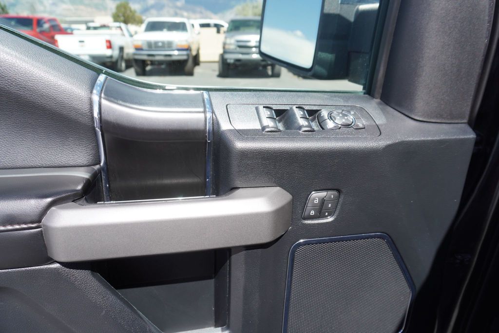 2019 Ford F-150 PLATINUM - 23050512 - 28