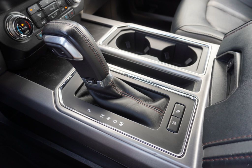 2019 Ford F-150 PLATINUM - 23050512 - 38