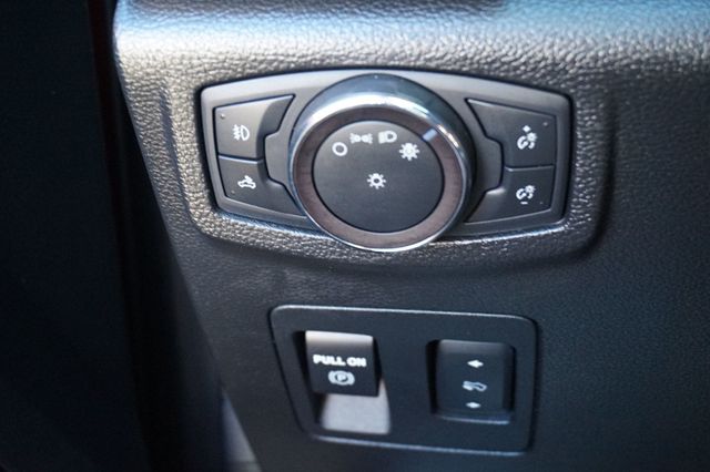 2019 Ford F-150 PLATINUM, 4X4, PREMIUM WHEELS, LOW MILES, PANO MOON ROOF,LEATHER - 22949429 - 24