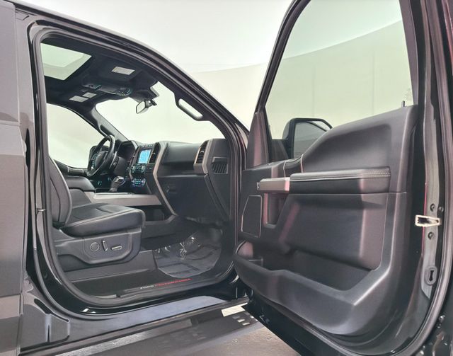 2019 Ford F-150 Raptor SuperCrew 4WD - 22927433 - 26