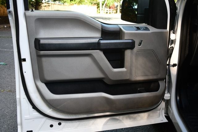 2019 Ford F-150 XL 2WD Reg Cab 8' Box - 23039451 - 11